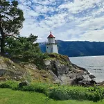 Over The Fjord アパート ライカンゲル