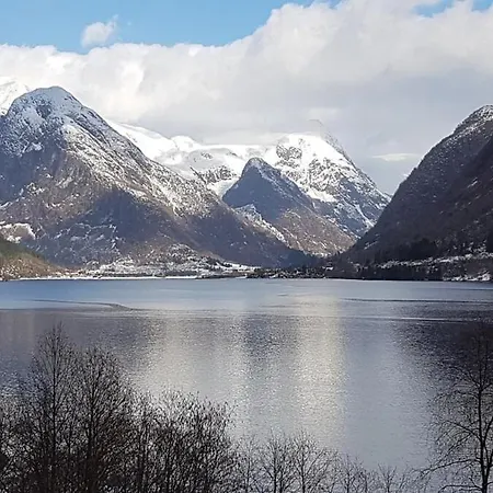 Over The Fjord Apartment Leikanger (Sogn og Fjordane)