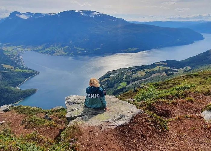 Over The Fjord * 莱康厄尔